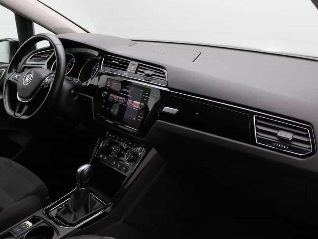 Volkswagen Touran Highline 1.4TSI DSG/ Pano, Navi, LED, ACC 08/2018-photo-11