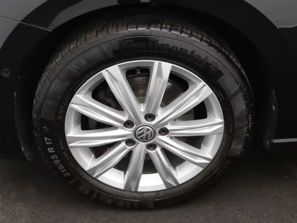 Volkswagen Touran Highline 1.4TSI DSG/ Pano, Navi, LED, ACC 08/2018-photo-17