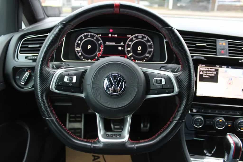 Volkswagen Golf 2.0 GTI TCR+VIRTUAL+AKRAPOVIC+KAMERA+DCC 01/2020-photo-12