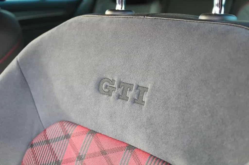 Volkswagen Golf 2.0 GTI TCR+VIRTUAL+AKRAPOVIC+KAMERA+DCC 01/2020-photo-13