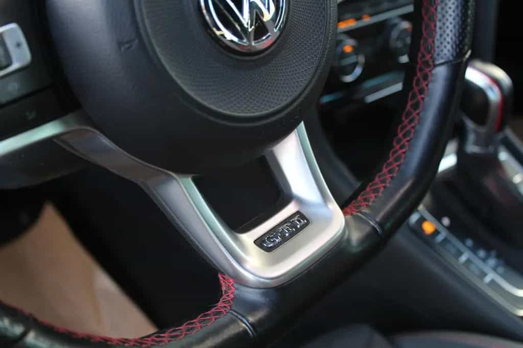 Volkswagen Golf 2.0 GTI TCR+VIRTUAL+AKRAPOVIC+KAMERA+DCC 01/2020-photo-18