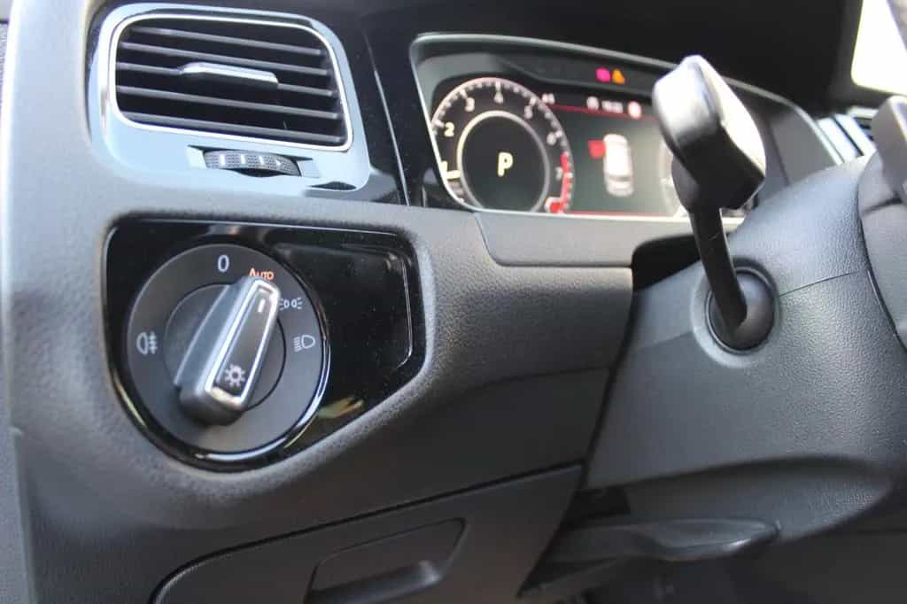 Volkswagen Golf 2.0 GTI TCR+VIRTUAL+AKRAPOVIC+KAMERA+DCC 01/2020-photo-23