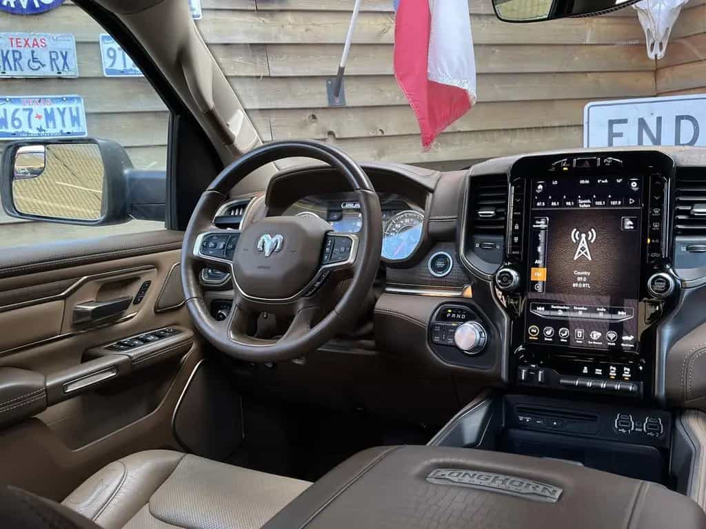 Dodge RAM 1500 Longhorn 5.7L 12´´NAV 360° LPG 4x4 AHK 08/2018-photo-17