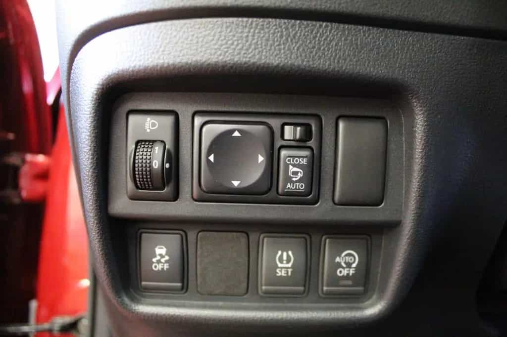 Nissan Juke 1.2 DIG-T N-Connecta 4x2 AHK 07/2017-photo-27