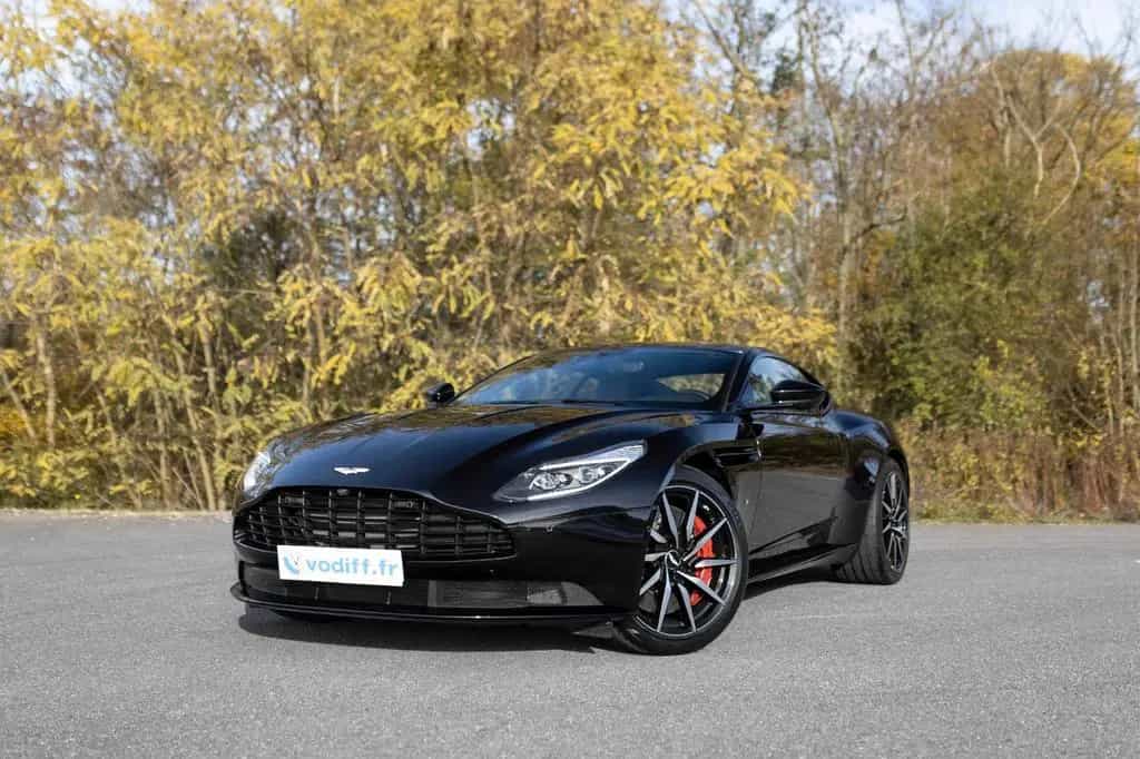 Aston Martin DB 11 5.2 V12 COUPE 608 PS 03/2017-photo-0