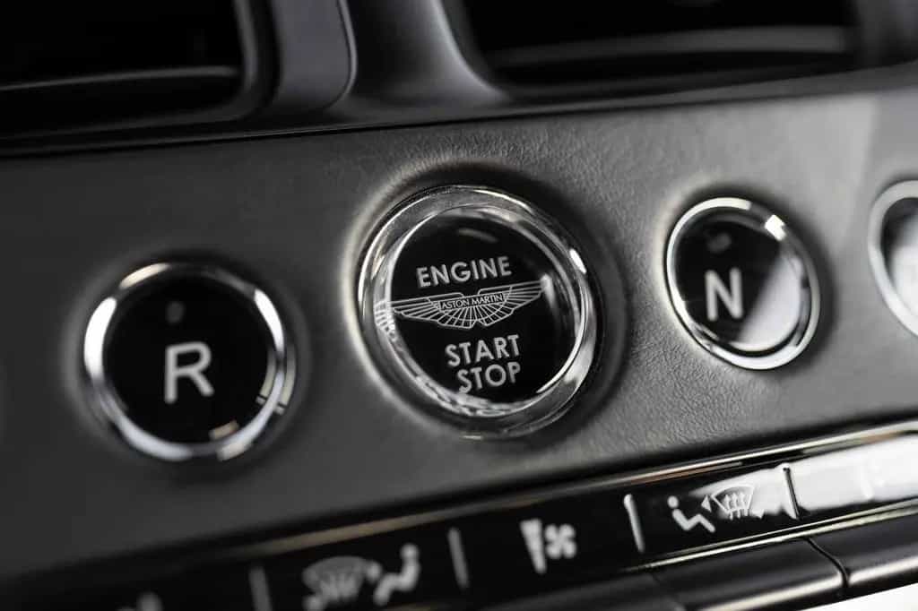 Aston Martin DB 11 5.2 V12 COUPE 608 PS 03/2017-photo-22