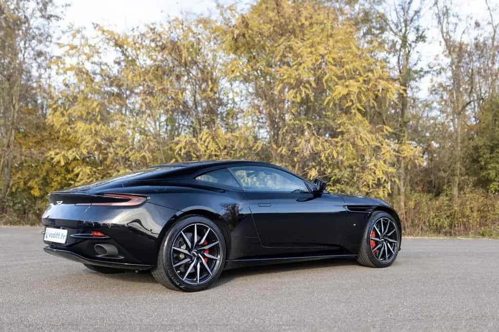 Aston Martin DB 11 5.2 V12 COUPE 608 PS 03/2017-photo-5