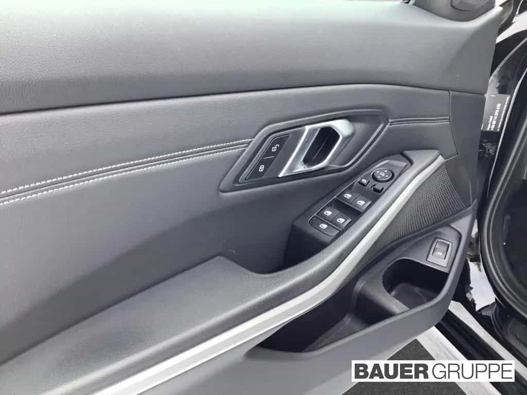 BMW 320 d xDrive CockpitProf. Sportsitze PDC HiFi 02/2022-photo-10