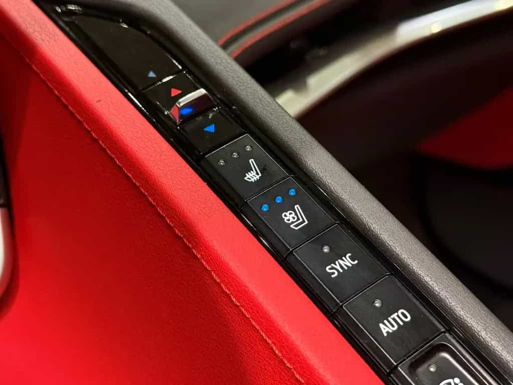 Corvette C8 Coupe Stingray 2LT Schalensitze*SBL*Targadach 08/2021-photo-15