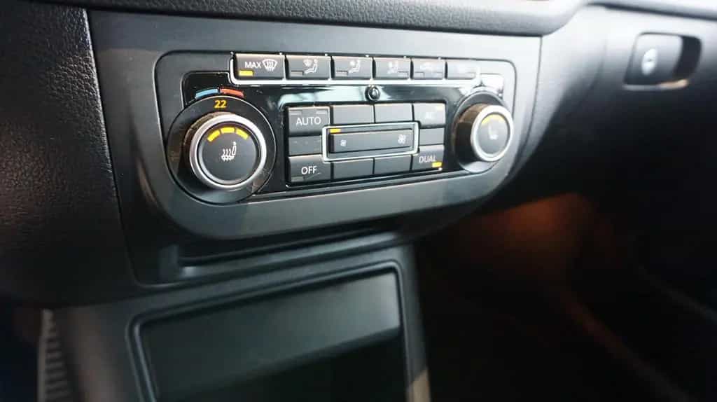 Volkswagen Golf VI Plus AUTOMATIK+NAVIGATION+BI XENON+AHK S 04/2012-photo-17