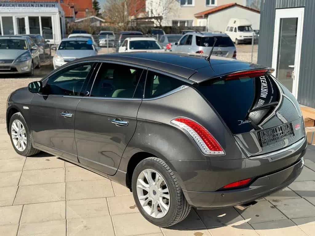 Lancia Delta Gold TÜV+Service NEU/Klima/Garagenfahrzeug 05/2014-photo-6