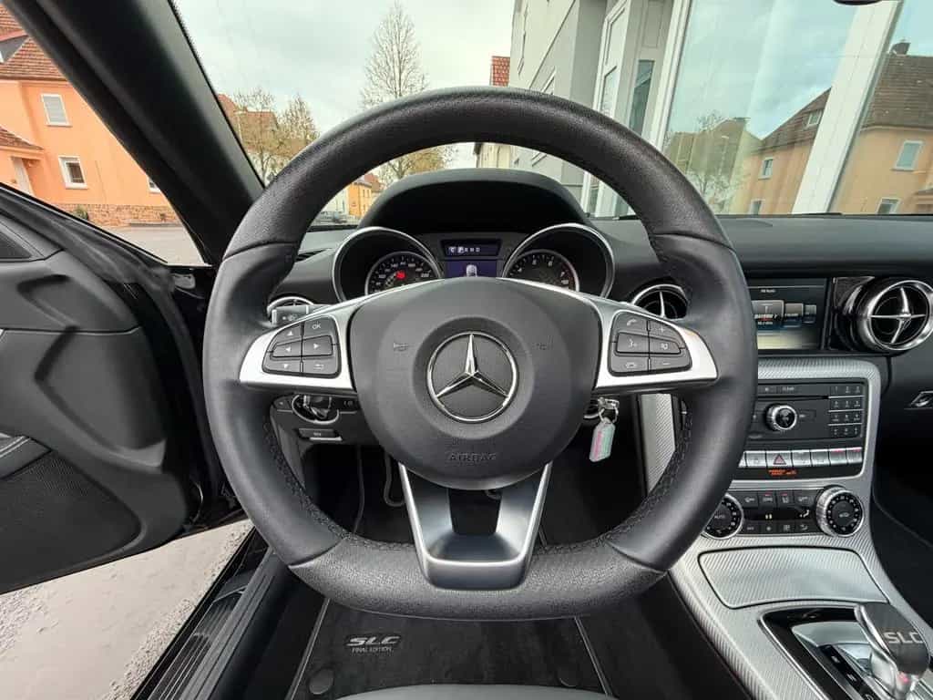 Mercedes-Benz SLC-Class 300 AMG FinalEdition +ILS+COMAMD+H&K+MEMO+To 05/2019-photo-23