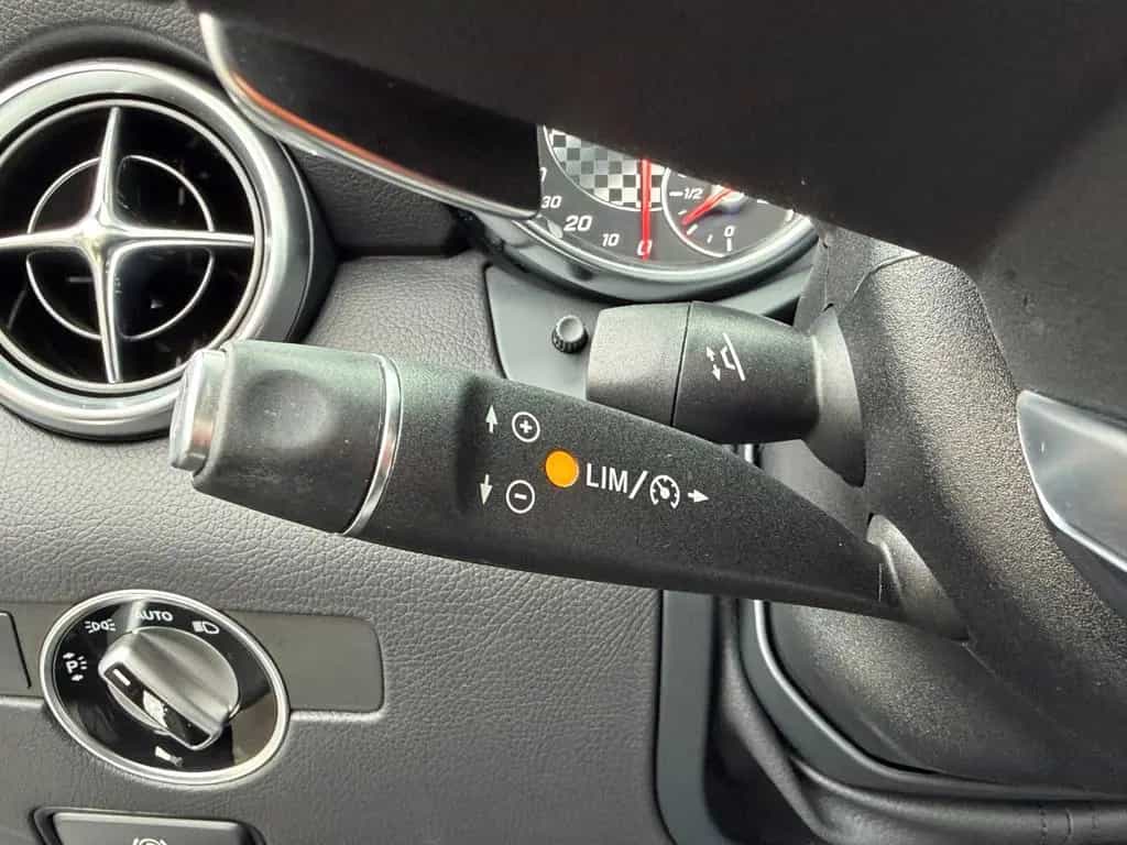 Mercedes-Benz SLC-Class 300 AMG FinalEdition +ILS+COMAMD+H&K+MEMO+To 05/2019-photo-24