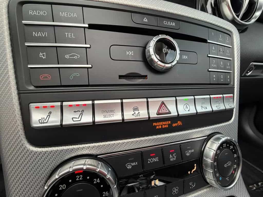Mercedes-Benz SLC-Class 300 AMG FinalEdition +ILS+COMAMD+H&K+MEMO+To 05/2019-photo-26