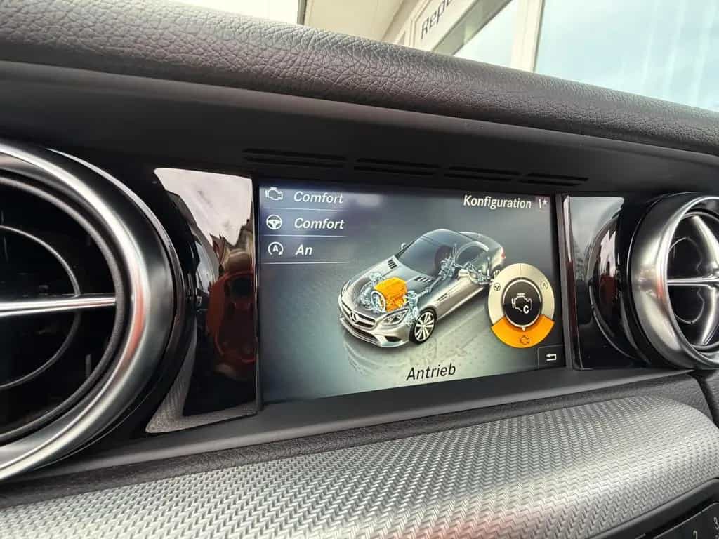 Mercedes-Benz SLC-Class 300 AMG FinalEdition +ILS+COMAMD+H&K+MEMO+To 05/2019-photo-33