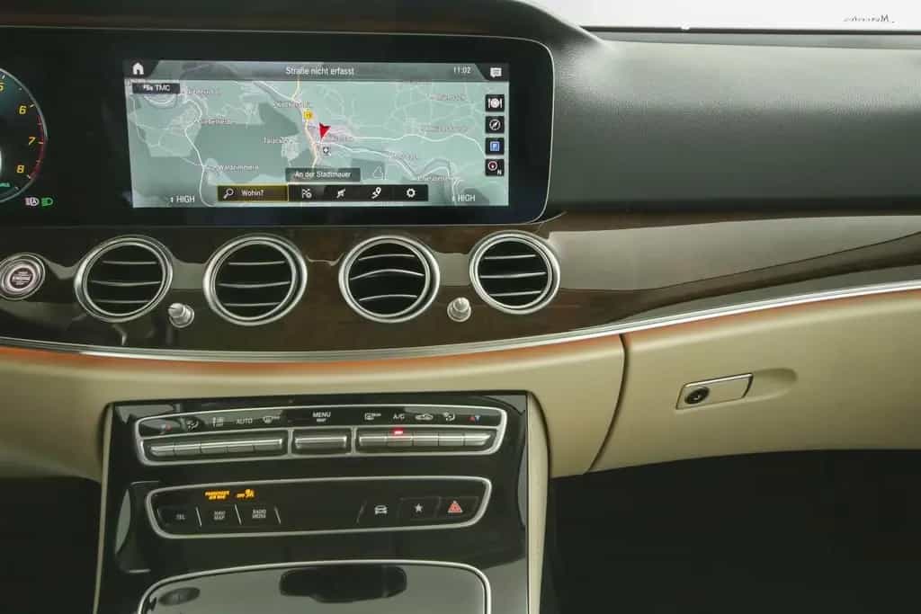 Mercedes-Benz E-Class 450 4Matic Leder 360*Kamera Distronic Leder 09/2020-photo-9