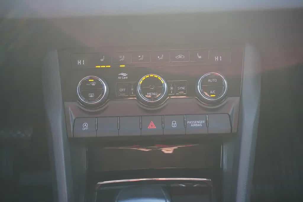 Skoda Karoq 1.5 TSI DSG Tempomat Sitzheizung SmartLink 12/2018-photo-14