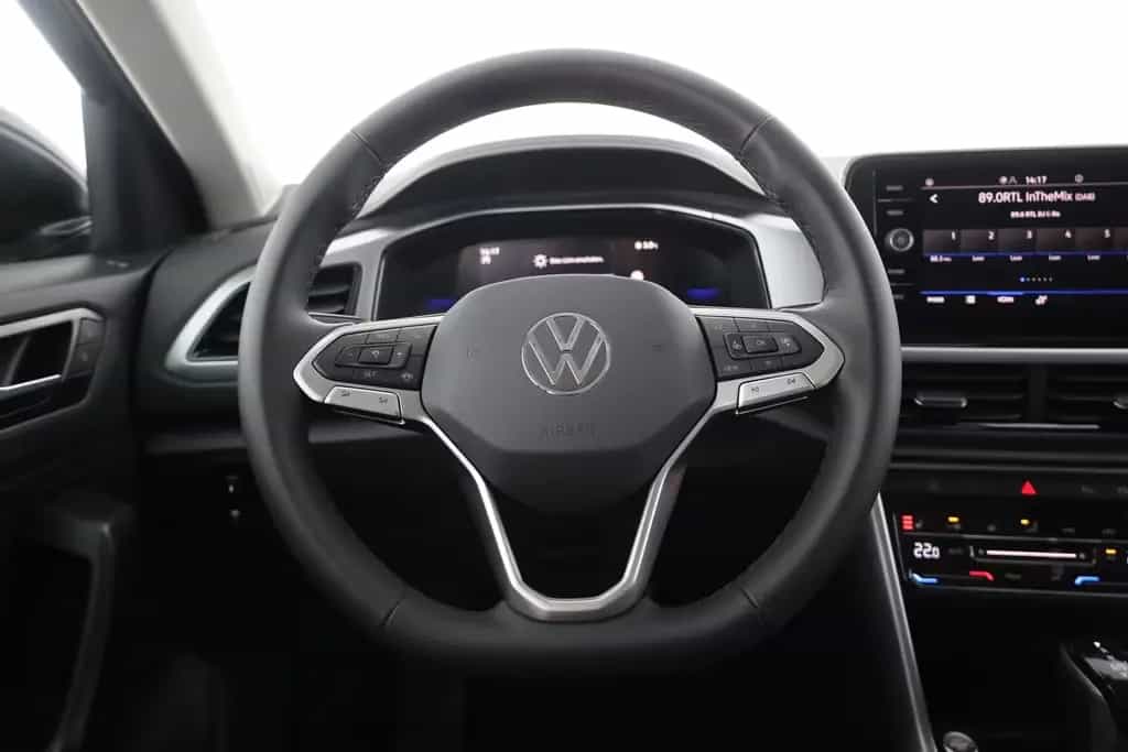 Volkswagen T-Roc 1.5 TSI DSG LED ACC Kamera Sitzheizung 11/2025-photo-14