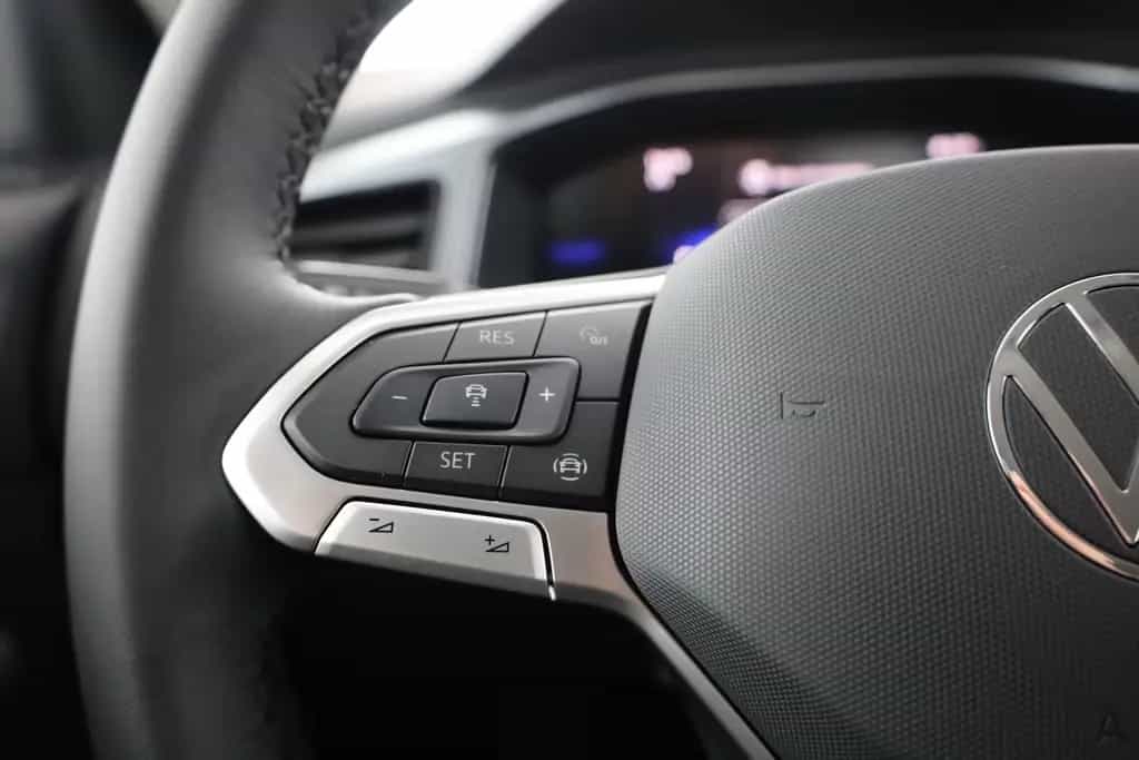 Volkswagen T-Roc 1.5 TSI DSG LED ACC Kamera Sitzheizung 11/2025-photo-15