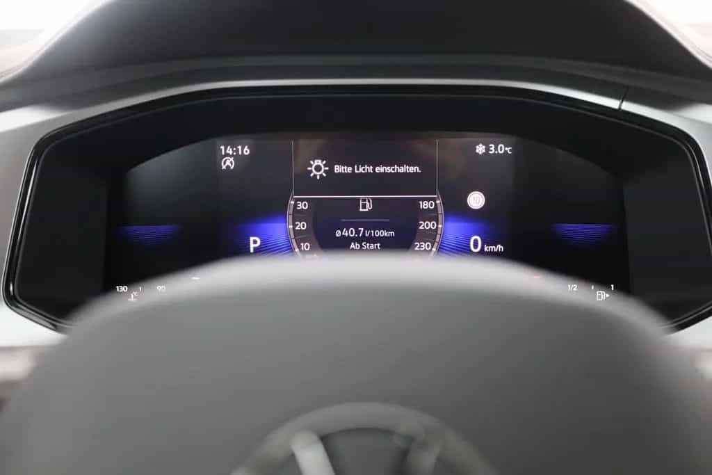 Volkswagen T-Roc 1.5 TSI DSG LED ACC Kamera Sitzheizung 11/2025-photo-17