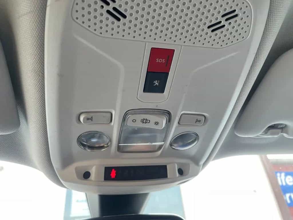 Peugeot 2008 Allure1,5HDI/Leder/Navi/SitzHeiz/Kamera/LED 02/2022-photo-30