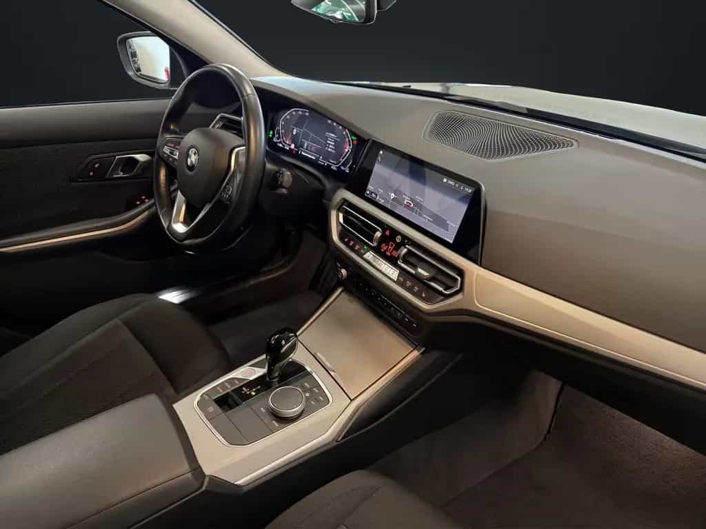 BMW 3 Series 320d Tour Sport Line St-Hzg LASER AHK RFK DA LKH 02/2022-photo-14
