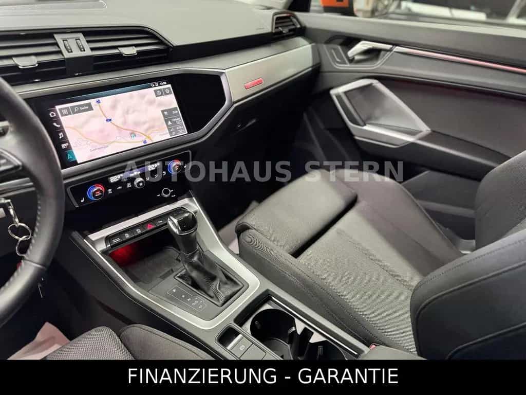 Audi Q3 35 TDI Matrix ACC Kamera Carplay 8fach Spur 04/2019-photo-16