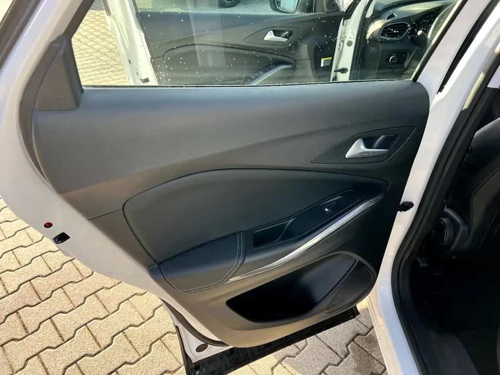 Opel Grandland 1.2 Turbo Business Edition Bi-LED Navi 10/2020-photo-10