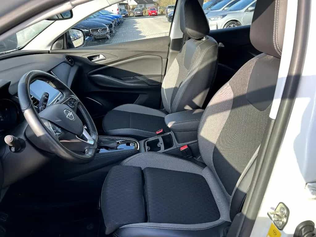 Opel Grandland 1.2 Turbo Business Edition Bi-LED Navi 10/2020-photo-7
