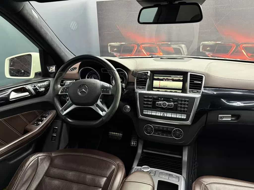 Mercedes-Benz GL-Class 63 AMG 4Matic Distronic Plus Airmatic Designo 08/2014-photo-11