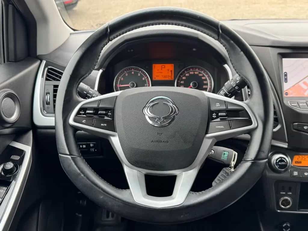 Ssangyong Korando QUARZ 4x2 *KAMERA*PDC*SHZ*AUTOMATIK*NAVI 01/2018-photo-16