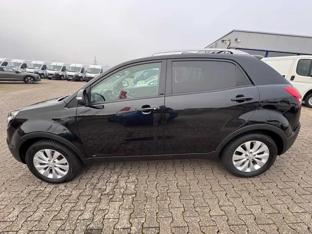 Ssangyong Korando QUARZ 4x2 *KAMERA*PDC*SHZ*AUTOMATIK*NAVI 01/2018-photo-2