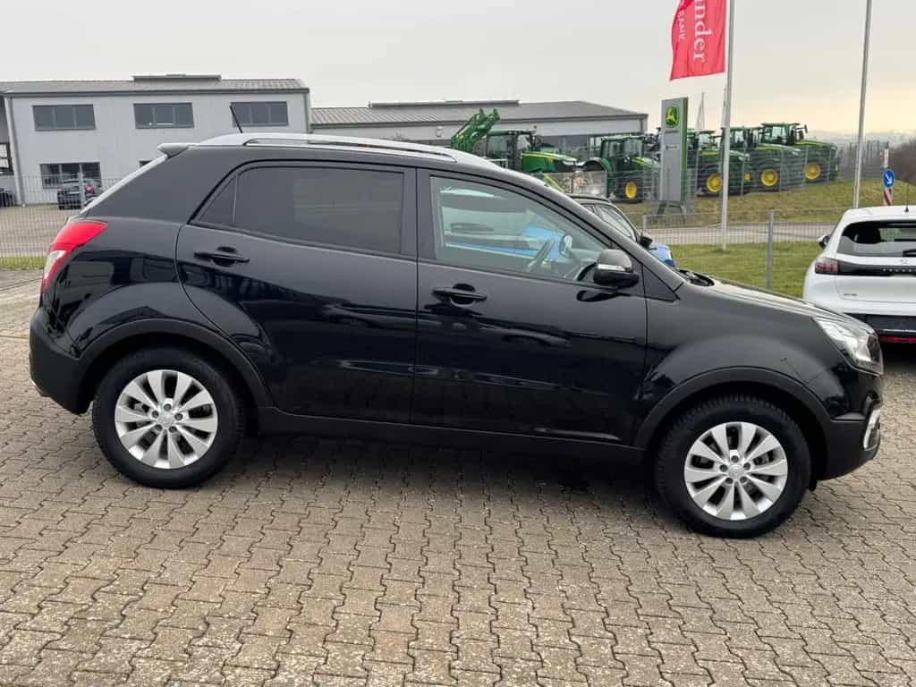 Ssangyong Korando QUARZ 4x2 *KAMERA*PDC*SHZ*AUTOMATIK*NAVI 01/2018-photo-6