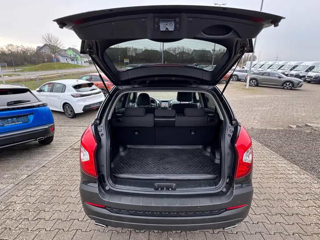 Ssangyong Korando QUARZ 4x2 *KAMERA*PDC*SHZ*AUTOMATIK*NAVI 01/2018-photo-8