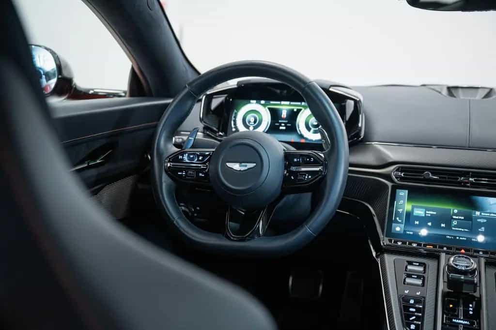 Aston Martin Vantage Coupe | Full Options | CCM Brakes | B&W| 08/2024-photo-10