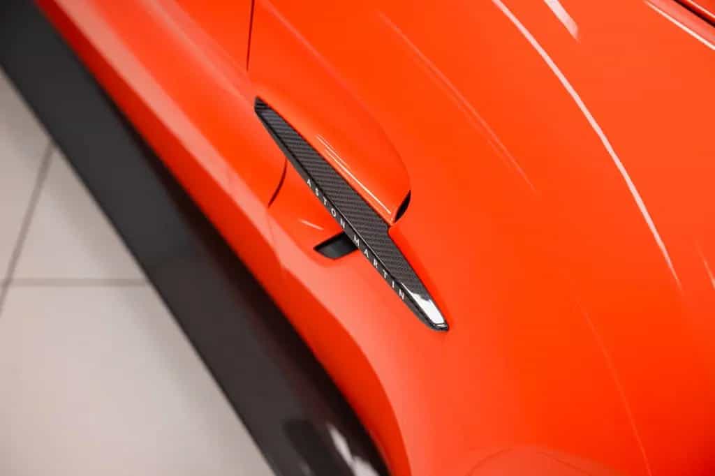 Aston Martin Vantage Coupe | Full Options | CCM Brakes | B&W| 08/2024-photo-20
