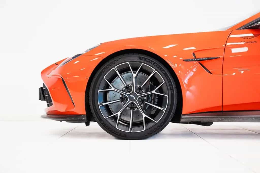 Aston Martin Vantage Coupe | Full Options | CCM Brakes | B&W| 08/2024-photo-5
