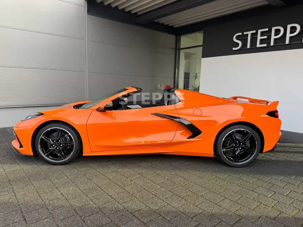 Corvette C8 Stingray Convertible 3LT EU-Modell Frontlift 08/2025-photo-2