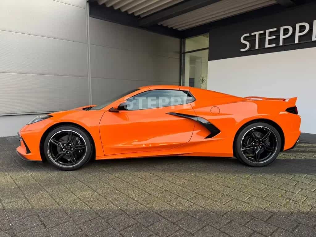 Corvette C8 Stingray Convertible 3LT EU-Modell Frontlift 08/2025-photo-3