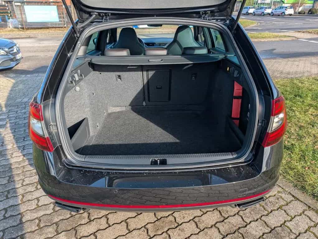 Skoda Octavia Combi RS 245*1-HAND*PDC*TEMPOMAT*XENON ! 03/2019-photo-17