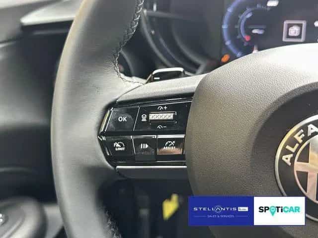 Alfa Romeo Junior 1.2 VGT Mild Hybrid Spe ciale 10/2025-photo-18