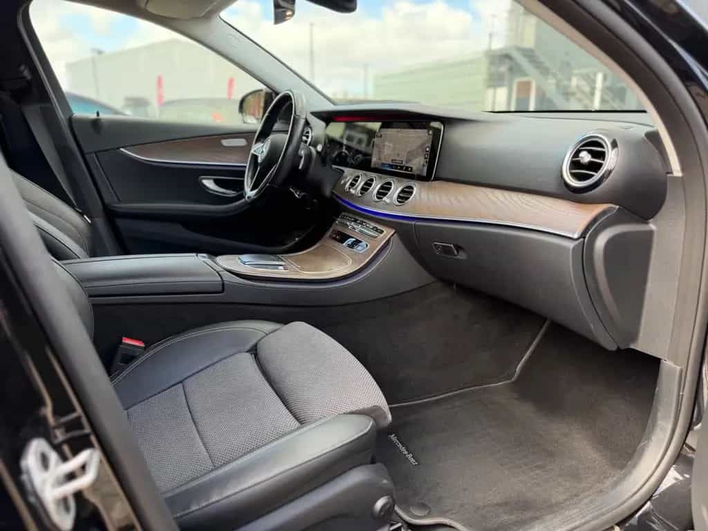 Mercedes-Benz E 220 d Night-Paket*JUNGE STERNE*KAMERA*LED* 12/2020-photo-11