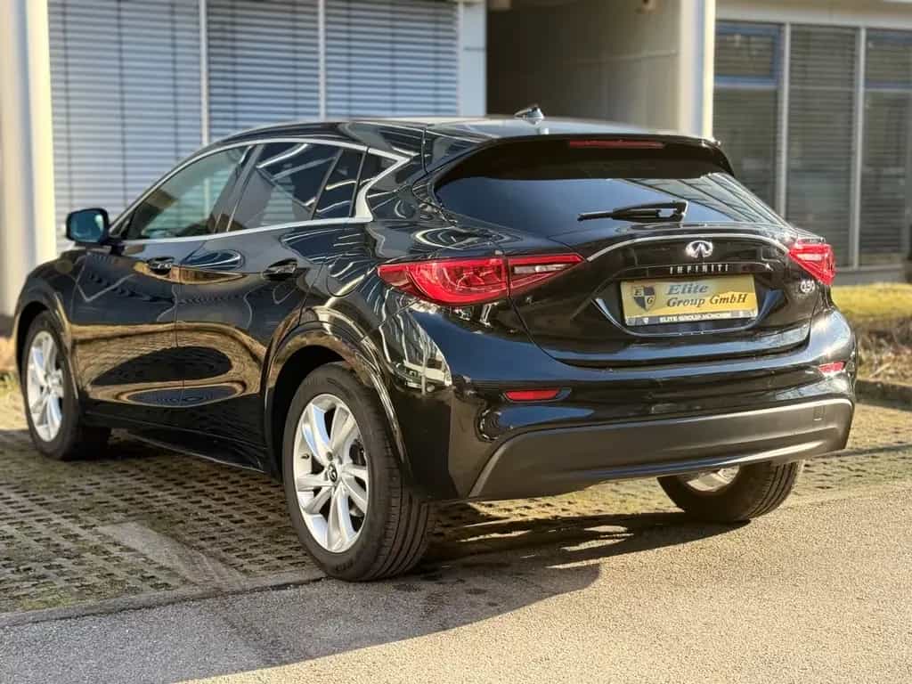 Infiniti Q30 1.5 d Premium*Automatik*Bi-Xenon*Navi*PDC* 06/2016-photo-3