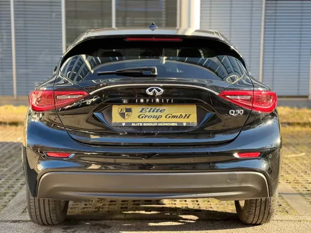 Infiniti Q30 1.5 d Premium*Automatik*Bi-Xenon*Navi*PDC* 06/2016-photo-4