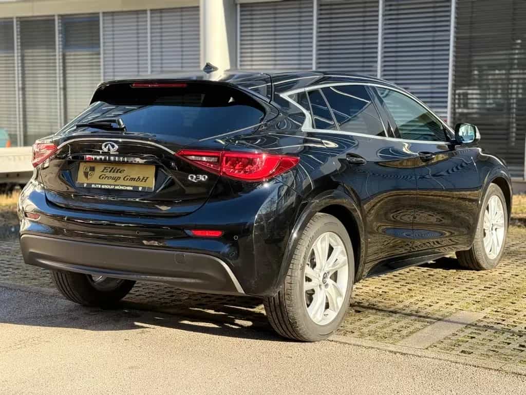 Infiniti Q30 1.5 d Premium*Automatik*Bi-Xenon*Navi*PDC* 06/2016-photo-5