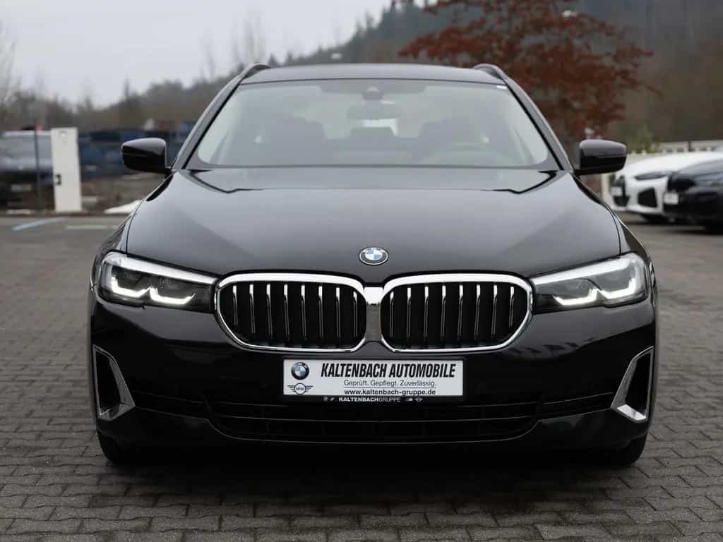 BMW 5 Series 520d Touring xDrive Luxury Line FACEL. HUD LED 12/2022-photo-1