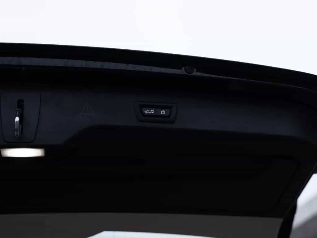 BMW 5 Series 520d Touring xDrive Luxury Line FACEL. HUD LED 12/2022-photo-13