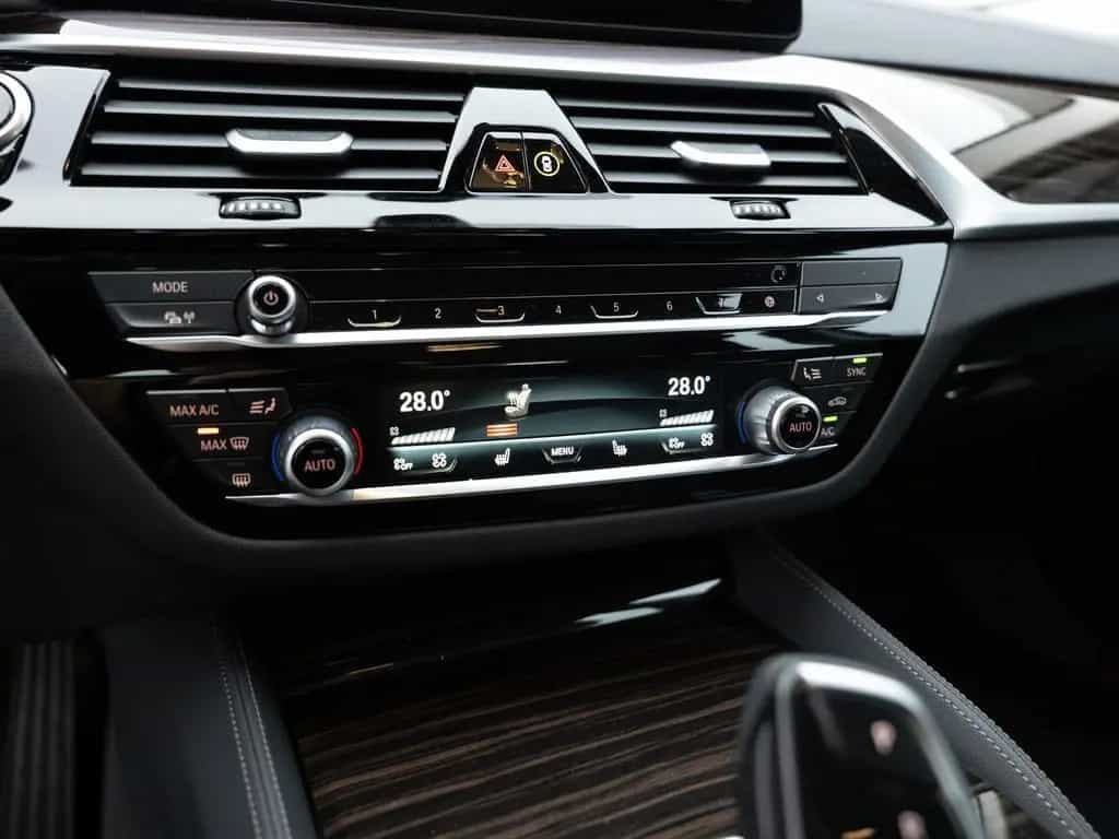 BMW 5 Series 520d Touring xDrive Luxury Line FACEL. HUD LED 12/2022-photo-20