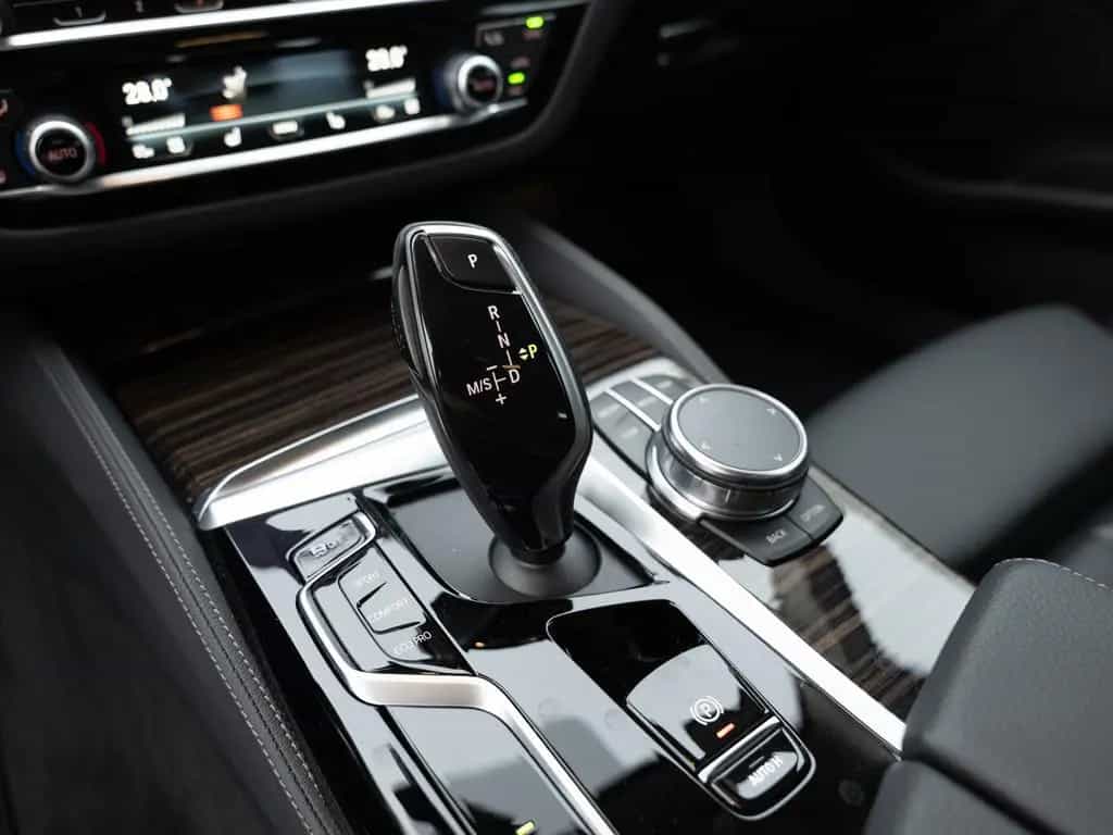 BMW 5 Series 520d Touring xDrive Luxury Line FACEL. HUD LED 12/2022-photo-21
