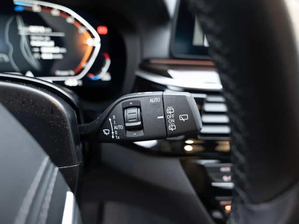 BMW 5 Series 520d Touring xDrive Luxury Line FACEL. HUD LED 12/2022-photo-24